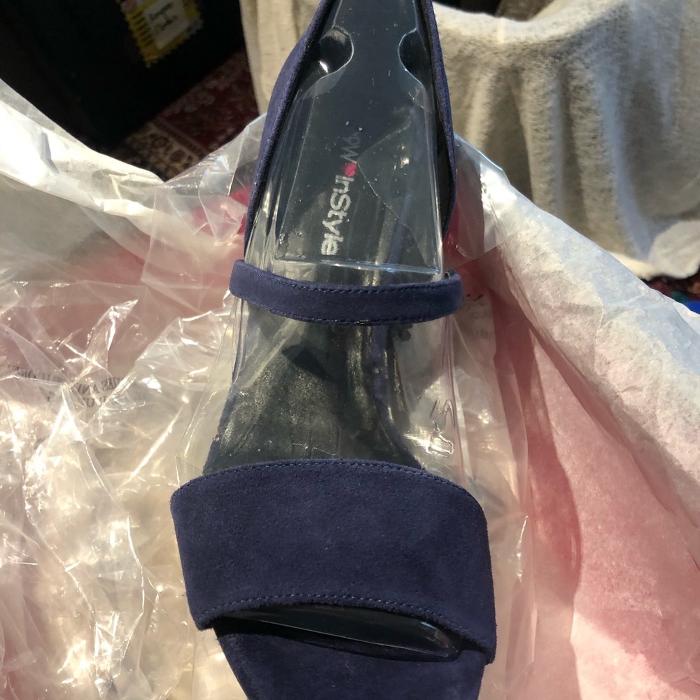Navy Suede Heels - 9W❤️InStyle